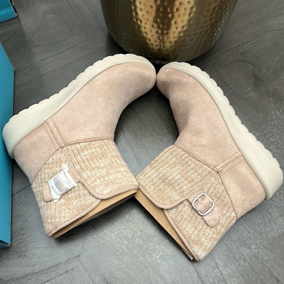 Women's BZEES Gloria Booties (WIDE) - Picture 11 of 11